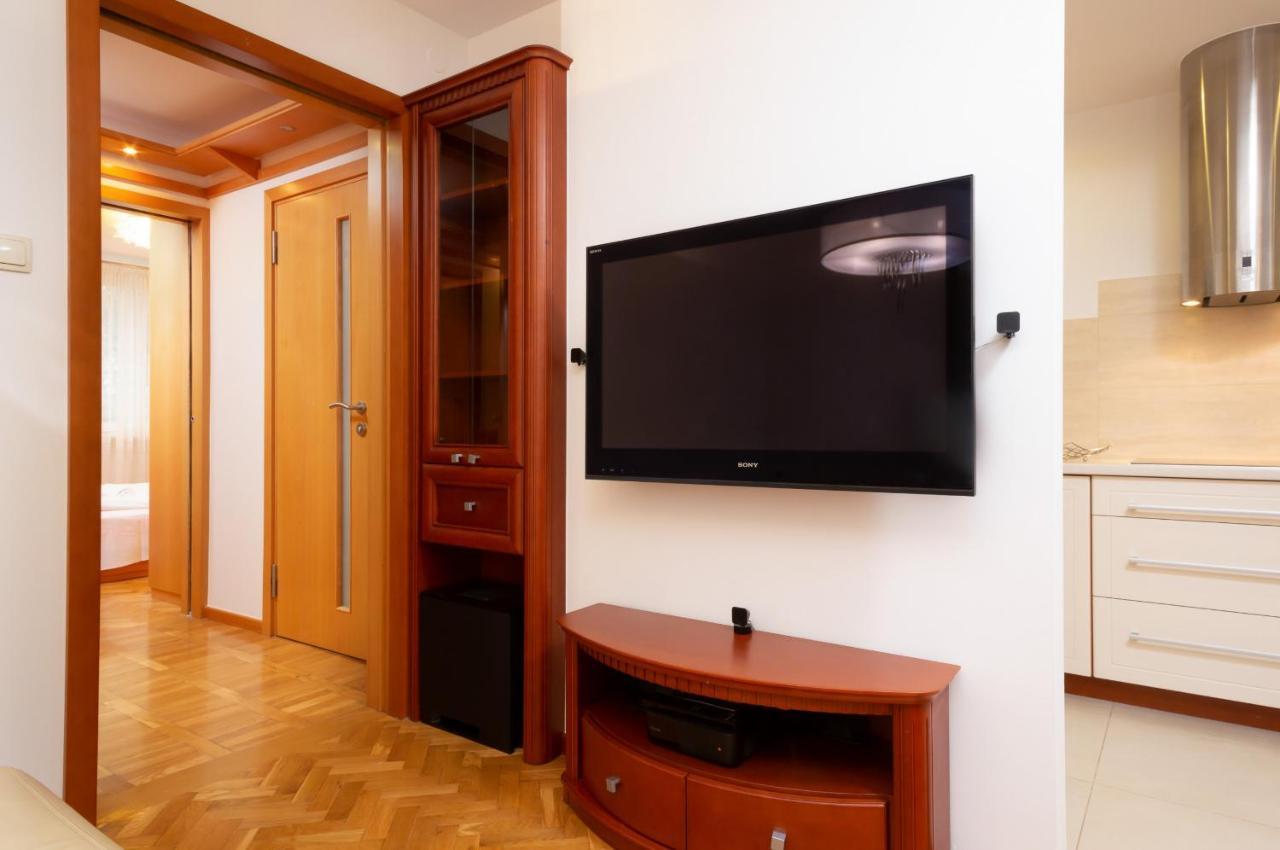 Two-Bedroom Family Apartment Esperanto Next To Klif By Noclegi Renters Warschau Buitenkant foto